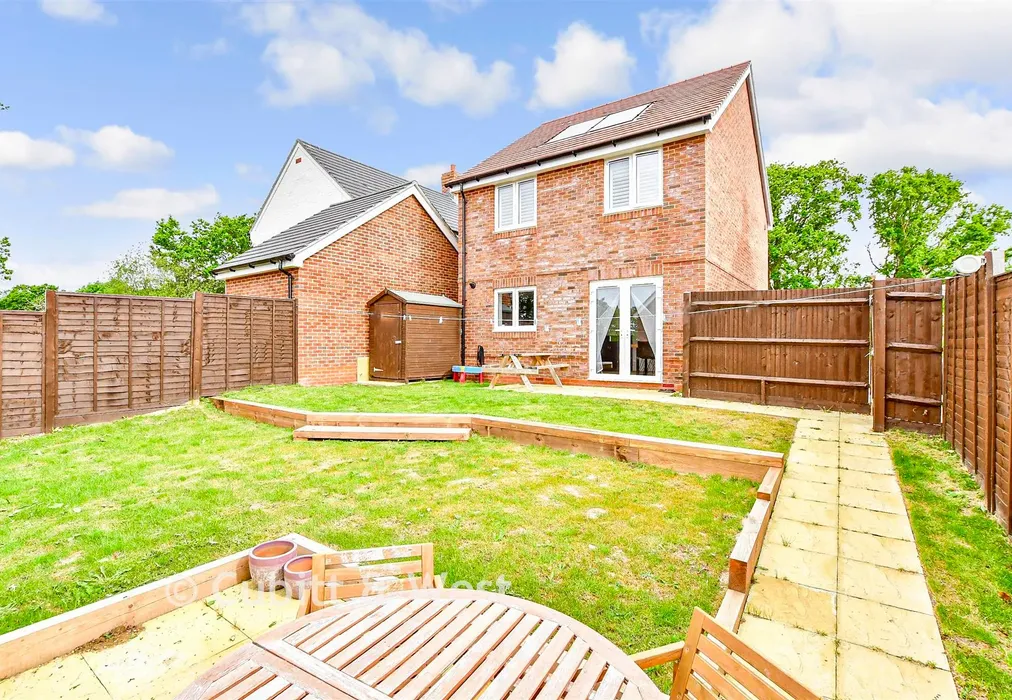 Rear Garden - Woodpecker Way, Chichester, West Sussex - Wards of Kent