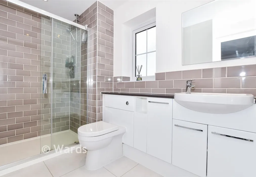 En-Suite Shower Room - Bartlett Way, Maidstone, Kent - Wards of Kent
