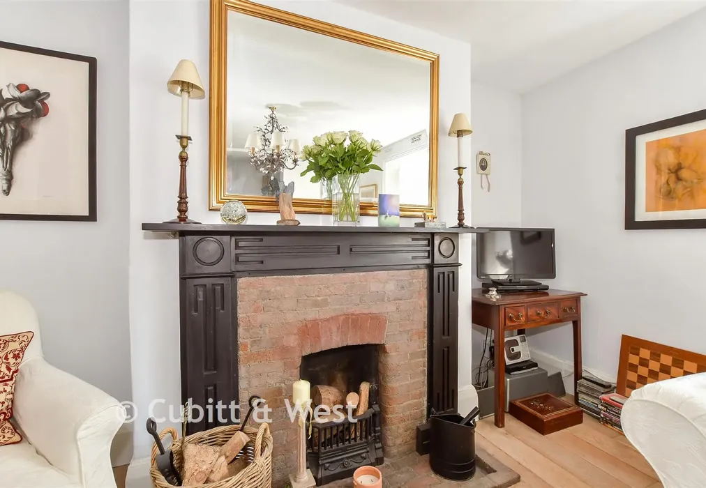 Internal Lifestyle Photograph - Church Street, Littlehampton, West Sussex - Wards of Kent