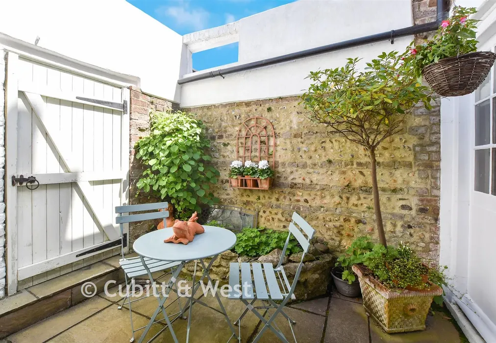 Rear Garden - Church Street, Littlehampton, West Sussex - Wards of Kent