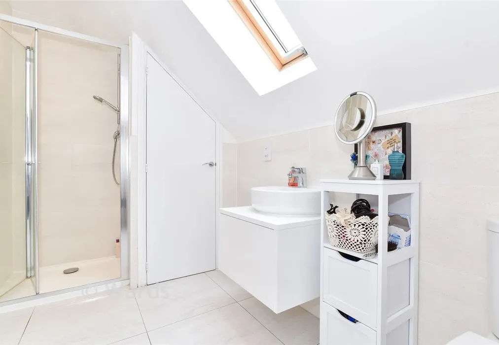 En-Suite Shower Room - Sephton Close, Aylesford, Kent - Wards of Kent