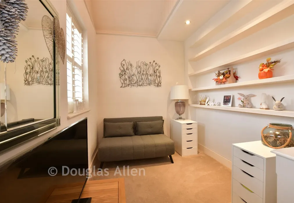 Bedroom 2 - Gravel Lane, Chigwell, Essex - Wards of Kent