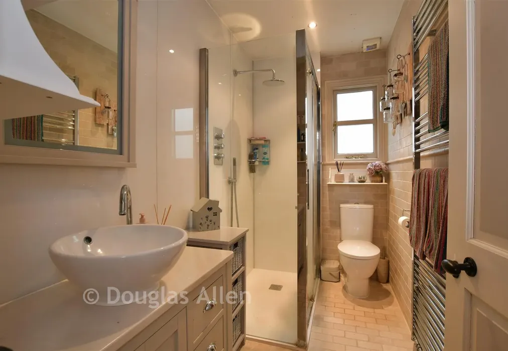 Shower Room - Gravel Lane, Chigwell, Essex - Wards of Kent