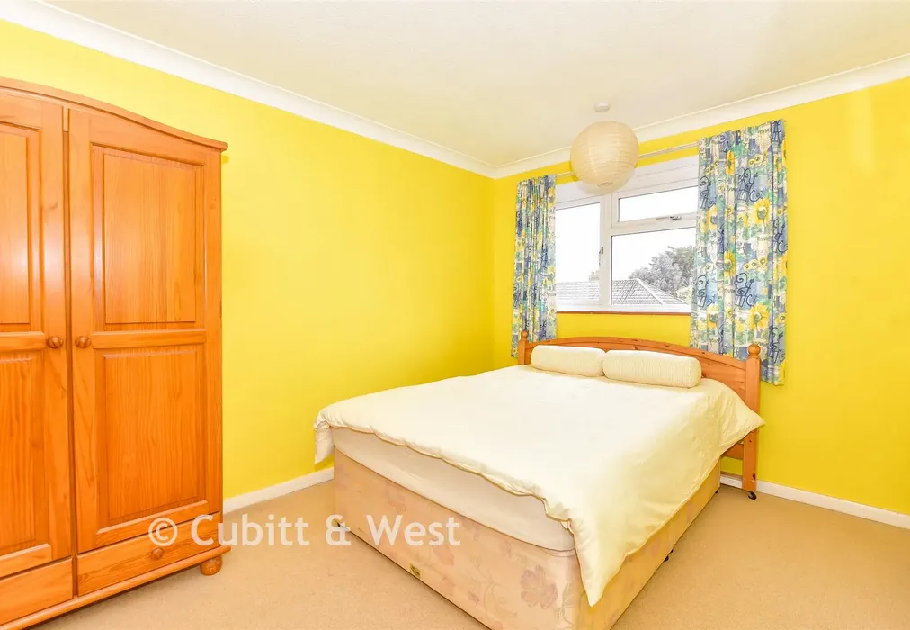 Bedroom 1 - Hooks Lane, Havant, Hampshire - Wards of Kent