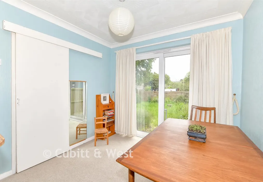 Dining Area - Hooks Lane, Havant, Hampshire - Wards of Kent