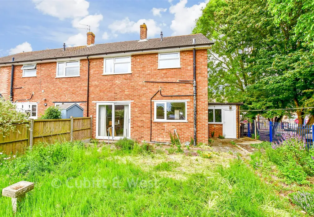 Rear Garden - Hooks Lane, Havant, Hampshire - Wards of Kent