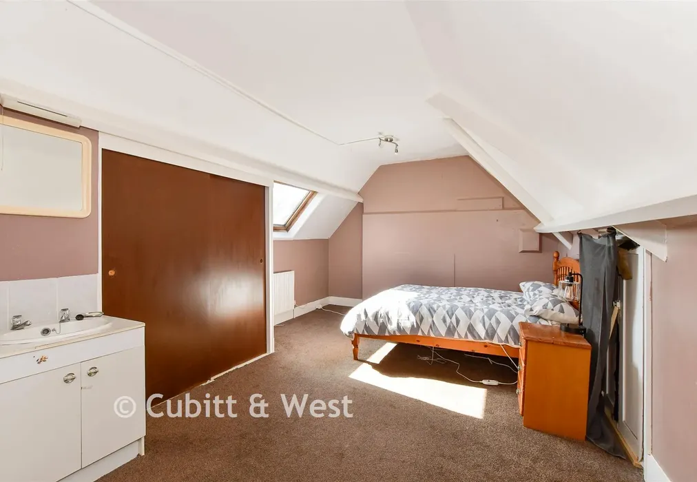 Bedroom 4 - Beach Road, Littlehampton, West Sussex - Wards of Kent