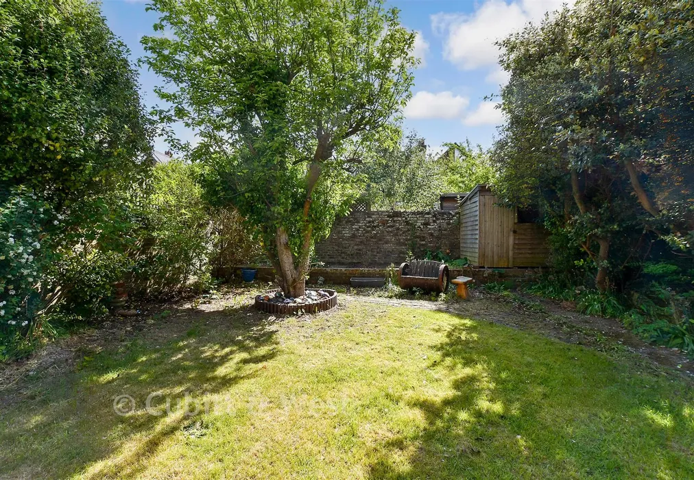 Rear Garden - Beach Road, Littlehampton, West Sussex - Wards of Kent