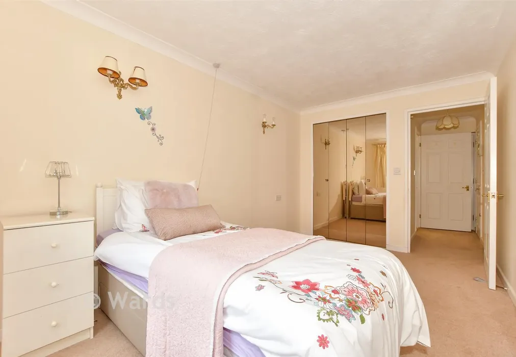 Bedroom - Stade Street, Hythe, Kent - Wards of Kent