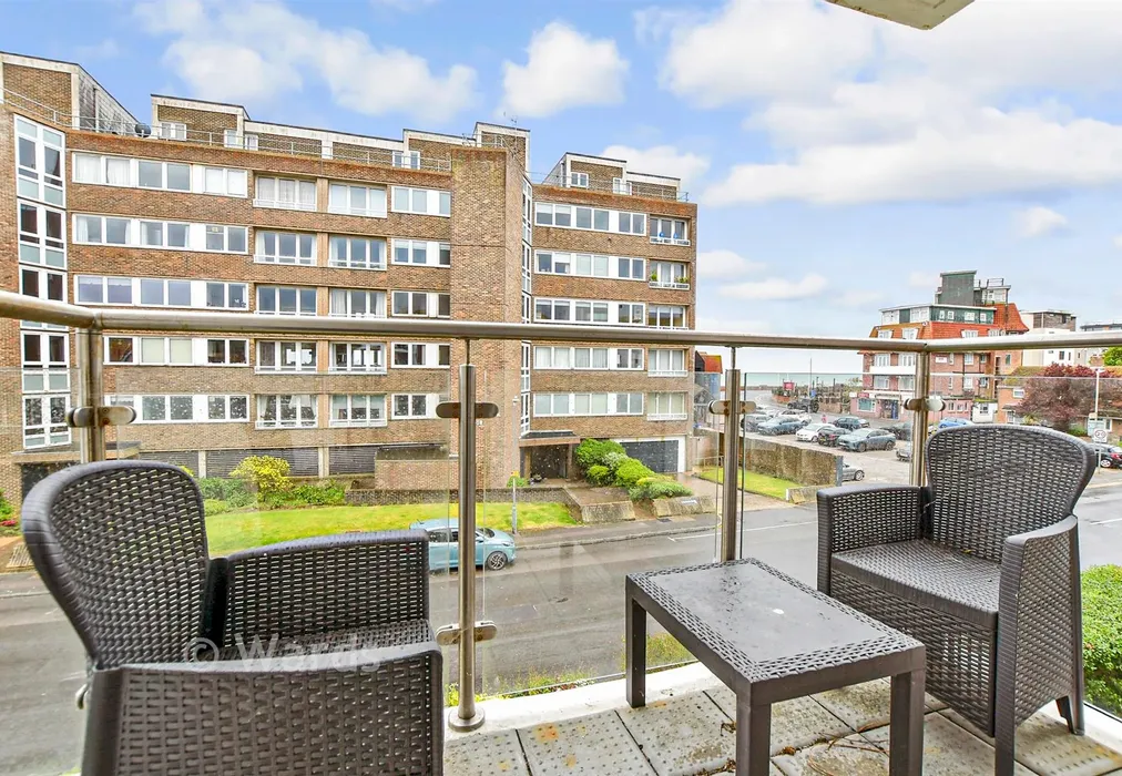 Balcony / Terrace - Stade Street, Hythe, Kent - Wards of Kent