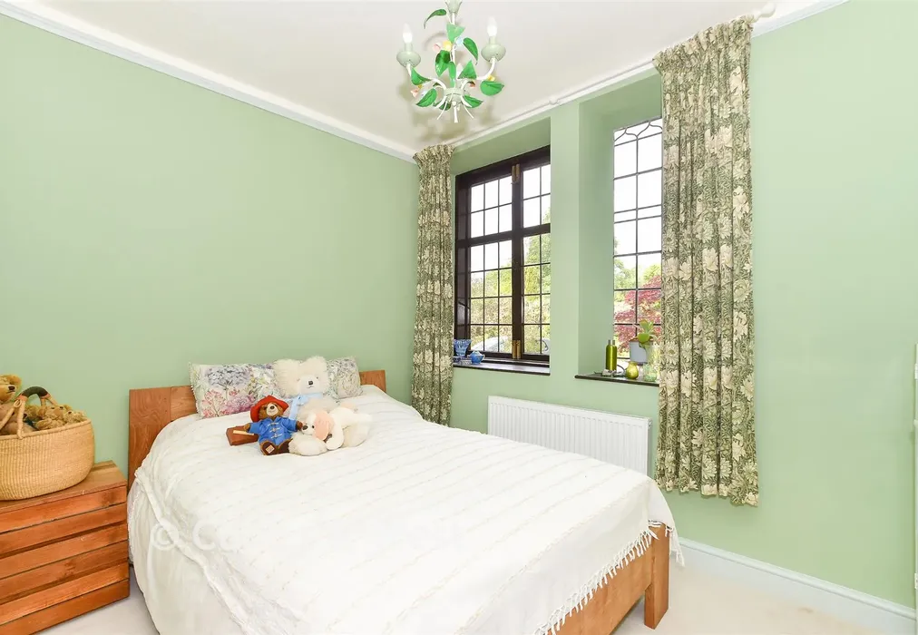 Bedroom 2 - Warren Road, Crowborough, East Sussex - Wards of Kent