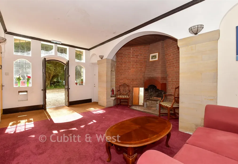 Internal Feature - Warren Road, Crowborough, East Sussex - Wards of Kent
