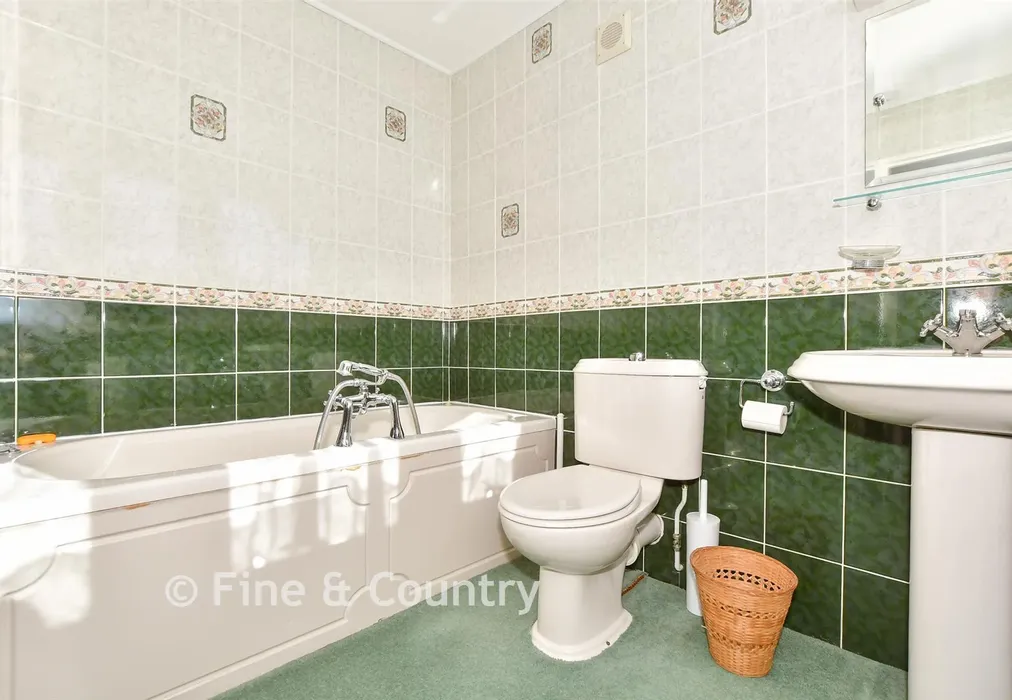 En-Suite Bathroom - St. Mary's Road, West Hythe, Hythe, Kent - Wards of Kent