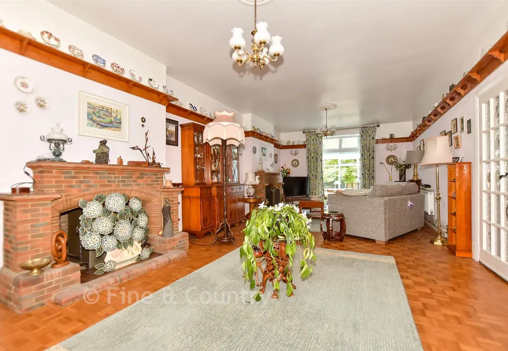 Sitting Room - St. Mary's Road, West Hythe, Hythe, Kent - Wards of Kent