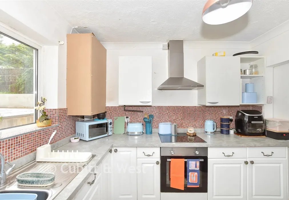 Kitchen - Fernhurst Crescent, Brighton, East Sussex - Wards of Kent