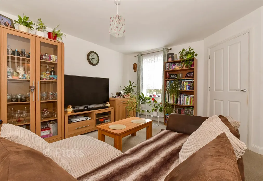 Lounge - Cromwell Avenue, East Cowes, Isle of Wight - Wards of Kent