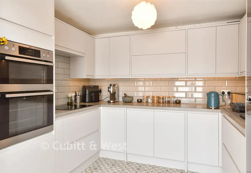 Kitchen - Rudyard Close, Woodingdean, Brighton, East Sussex - Wards of Kent