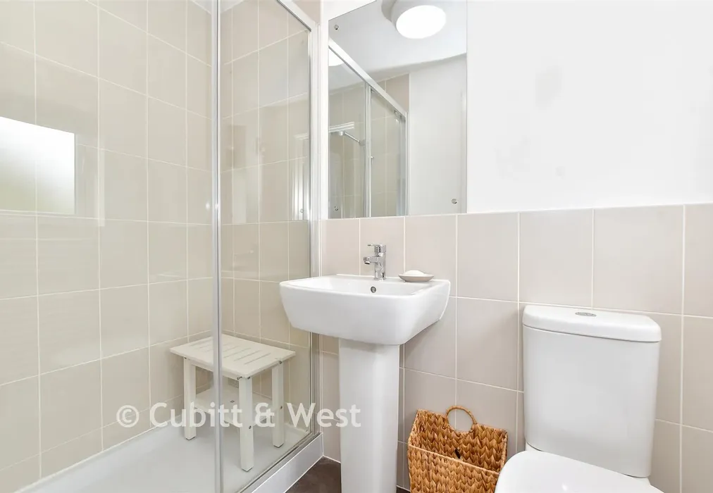 En-Suite Shower Room - Turret Avenue, Havant, Hampshire - Wards of Kent