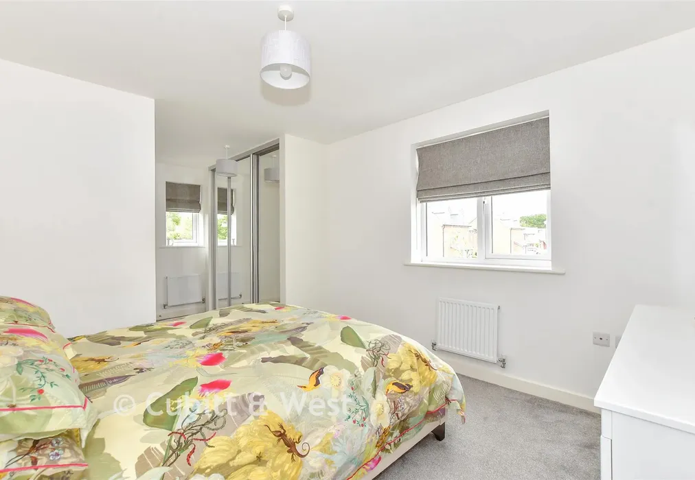 Bedroom 1 - Turret Avenue, Havant, Hampshire - Wards of Kent