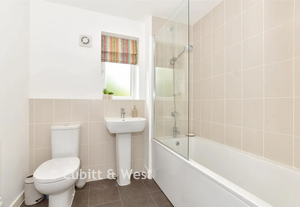 Bathroom - Turret Avenue, Havant, Hampshire - Wards of Kent