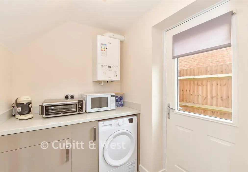 Internal Lifestyle Photograph - Turret Avenue, Havant, Hampshire - Wards of Kent