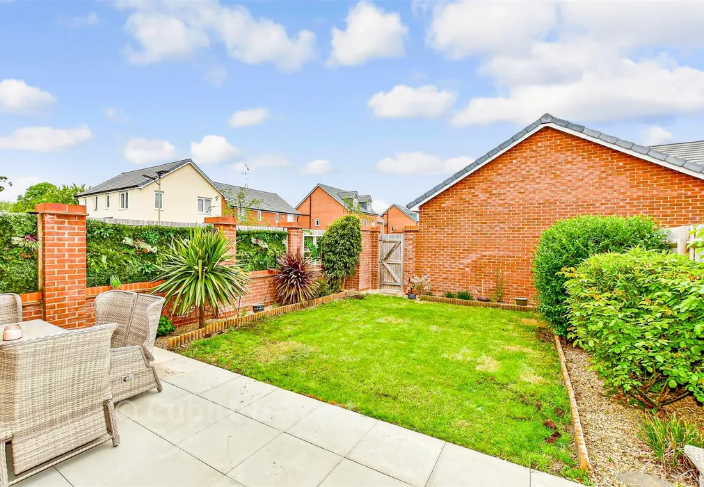 Rear Garden - Turret Avenue, Havant, Hampshire - Wards of Kent
