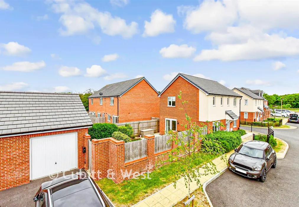 External Lifestyle Photograph - Turret Avenue, Havant, Hampshire - Wards of Kent