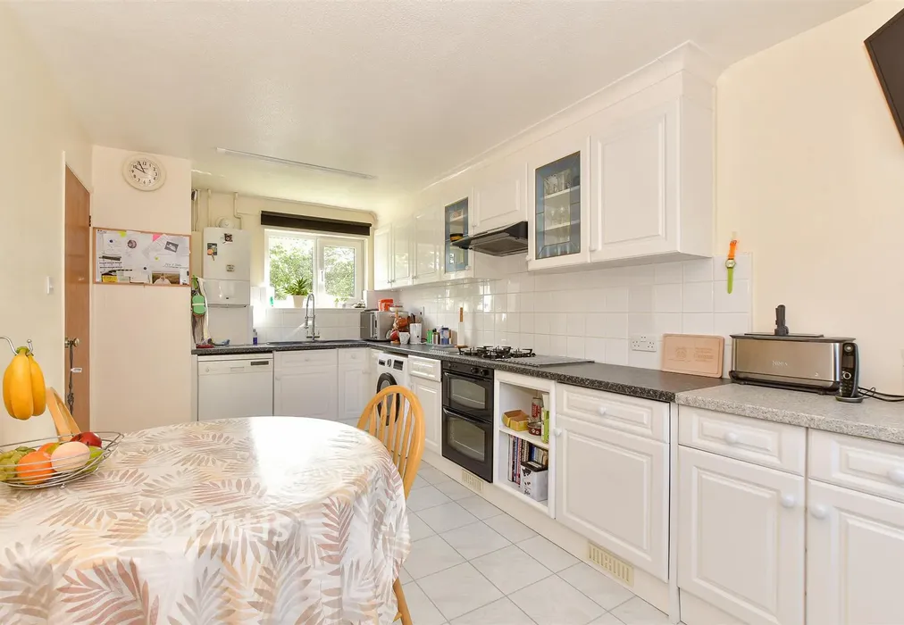 Kitchen/ Dining Room - Hookes Way, Newport, Isle of Wight - Wards of Kent