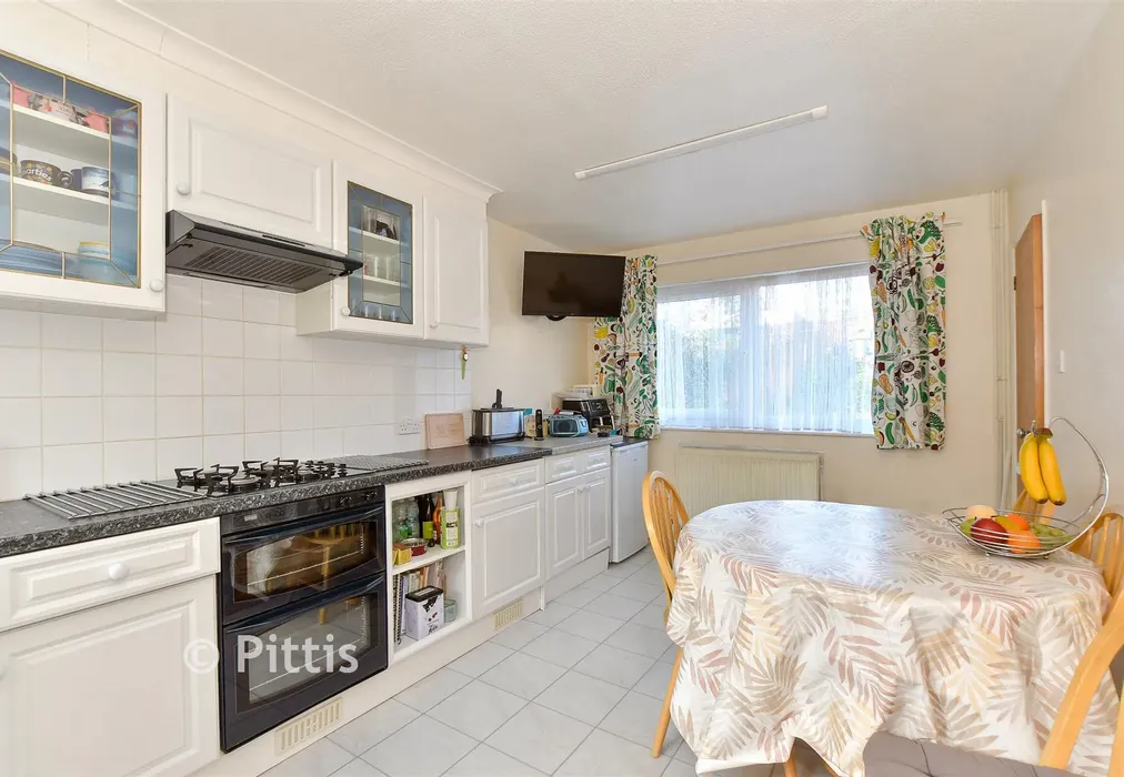 Kitchen/ Dining Room - Hookes Way, Newport, Isle of Wight - Wards of Kent