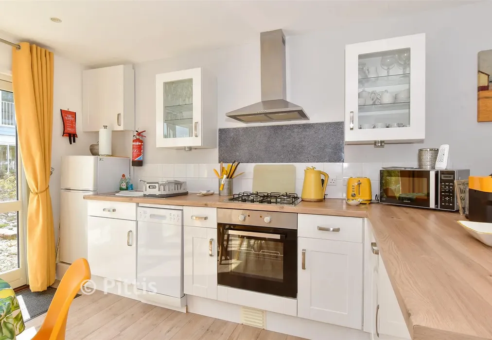 Kitchen/ Living Room - Westbay Club, Norton, Isle of Wight - Wards of Kent