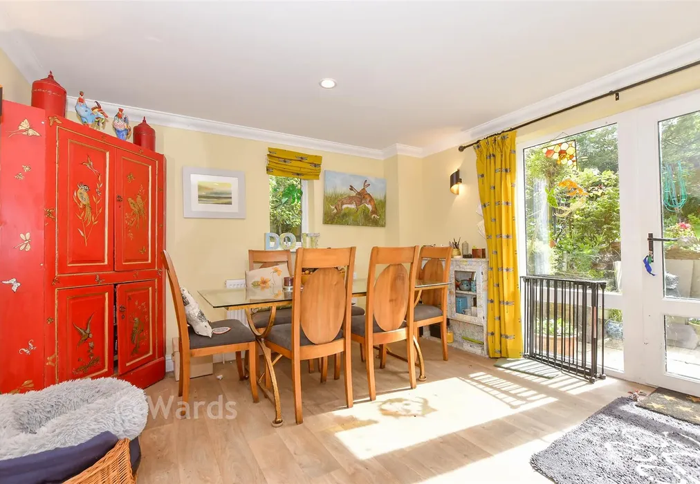 Kitchen - Ingleden Park Road, Tenterden, Kent - Wards of Kent