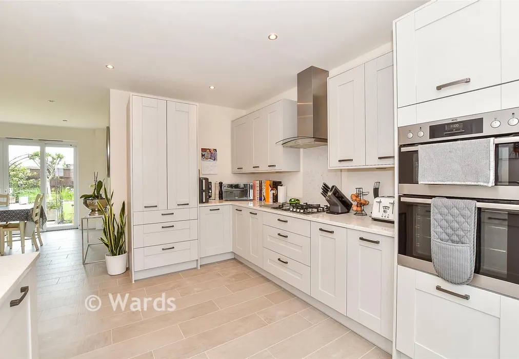 Kitchen - Admiral Way, Marden, Tonbridge, Kent - Wards of Kent
