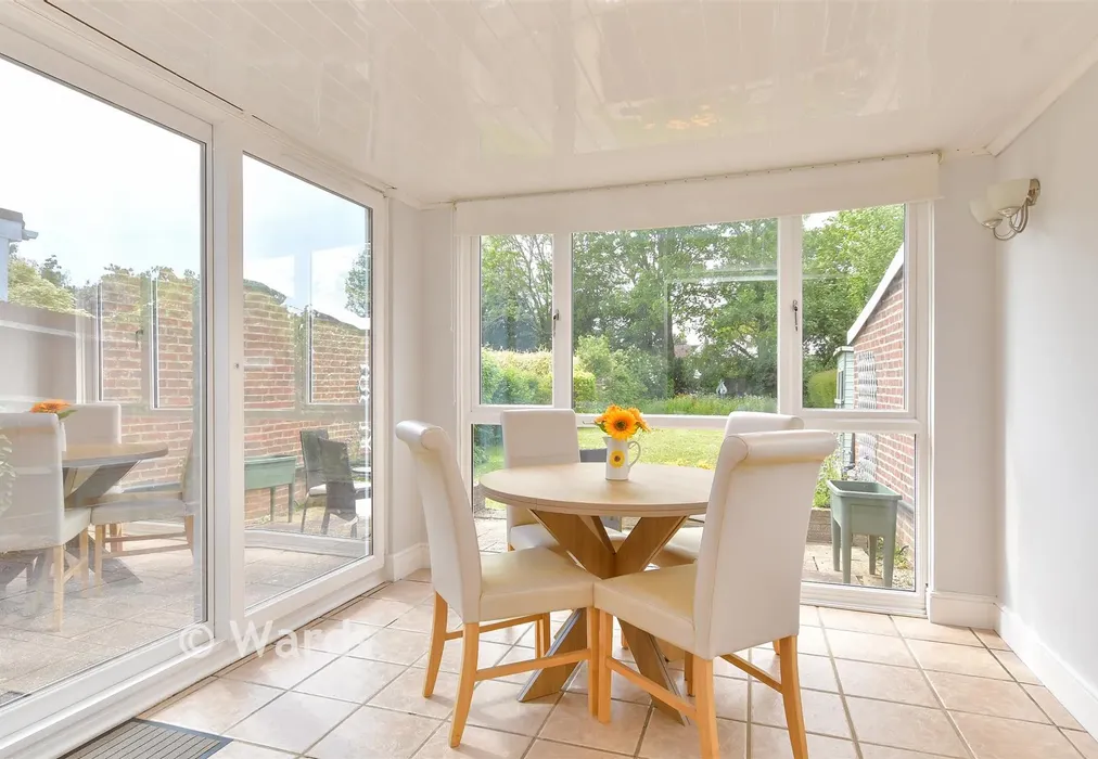 Sun Room - Woodland Avenue, Hartley, Longfield, Kent - Wards of Kent