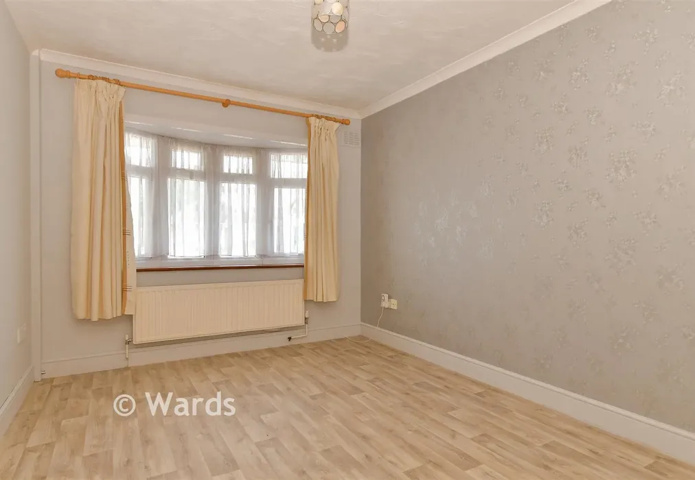 Bedroom 1 - Woodland Avenue, Hartley, Longfield, Kent - Wards of Kent
