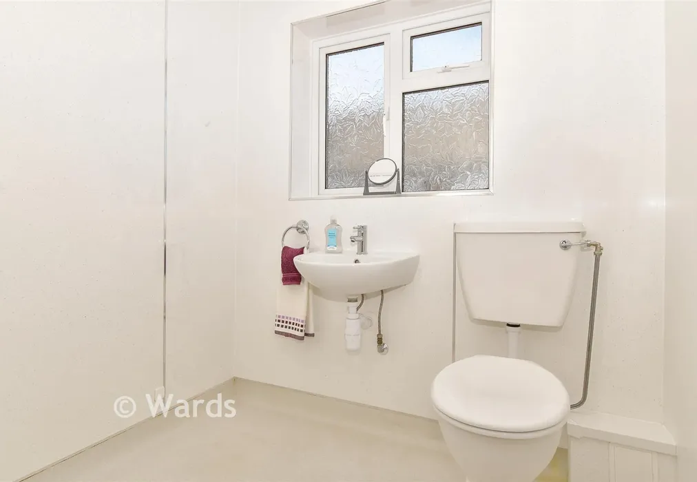 Wet Room - Woodland Avenue, Hartley, Longfield, Kent - Wards of Kent