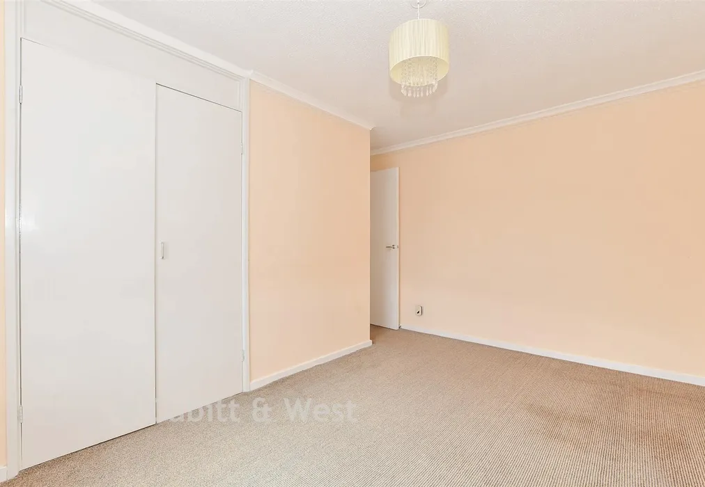 Bedroom 1 - Patchdean, Patcham, Brighton, East Sussex - Wards of Kent