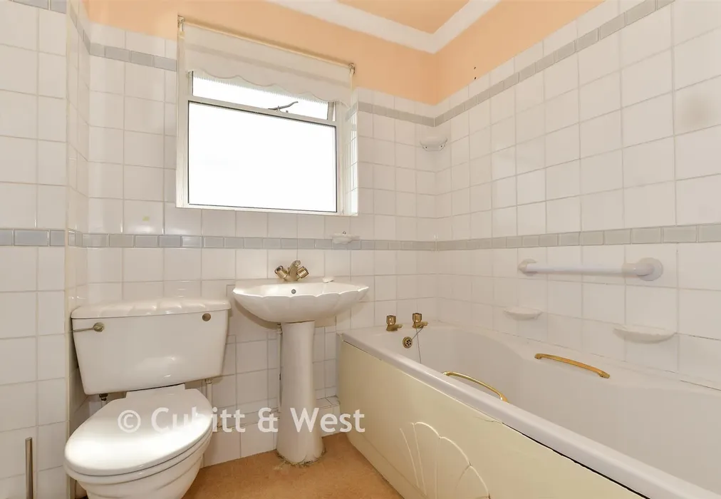 Bathroom - Patchdean, Patcham, Brighton, East Sussex - Wards of Kent
