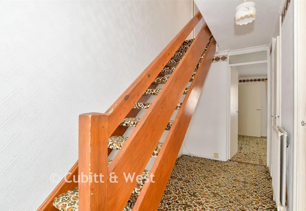 Entrance Hall - Patchdean, Patcham, Brighton, East Sussex - Wards of Kent