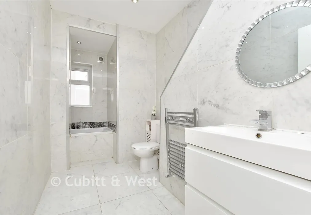 Bathroom - North Downs Road, New Addington, Surrey - Wards of Kent