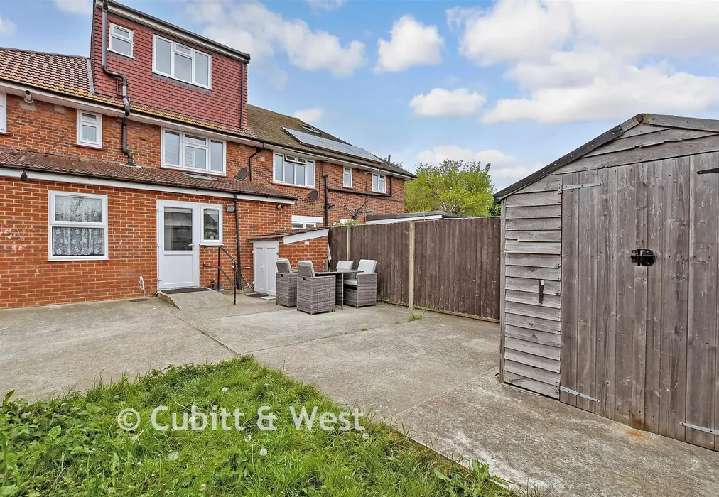 Rear Garden - North Downs Road, New Addington, Surrey - Wards of Kent