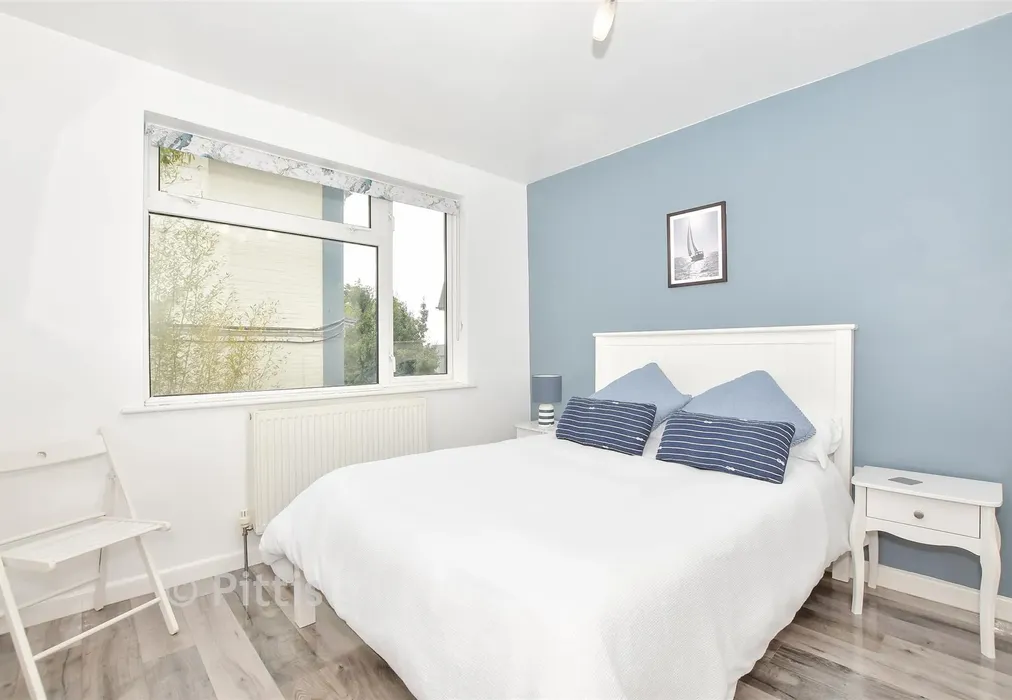 Bedroom 2 - Alexandra Road, Shanklin, Isle of Wight - Wards of Kent