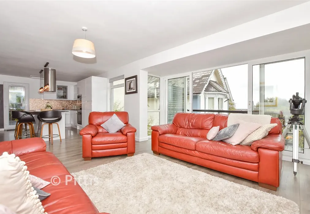 Lounge - Alexandra Road, Shanklin, Isle of Wight - Wards of Kent