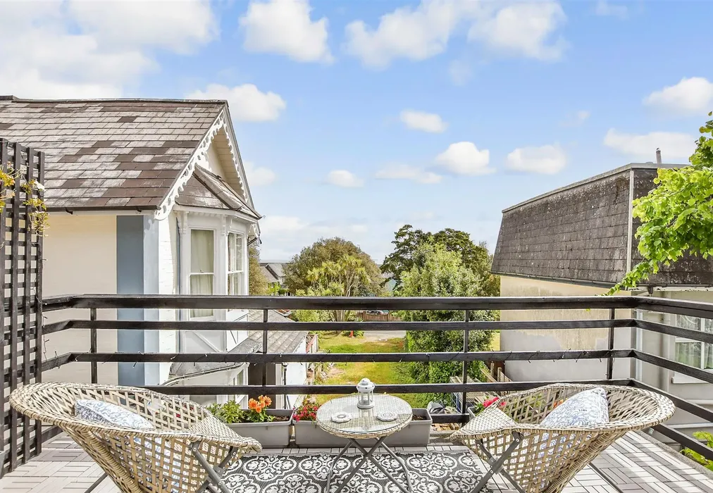 Balcony / Terrace - Alexandra Road, Shanklin, Isle of Wight - Wards of Kent