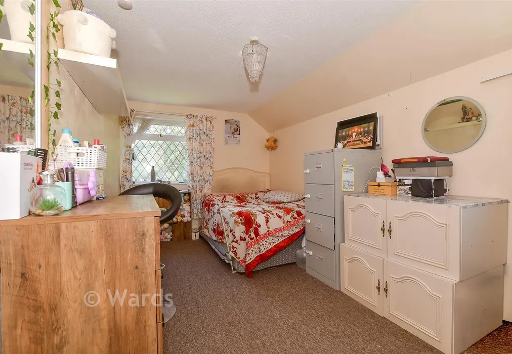 Bedroom 1 - Forrester Close, Canterbury, Kent - Wards of Kent