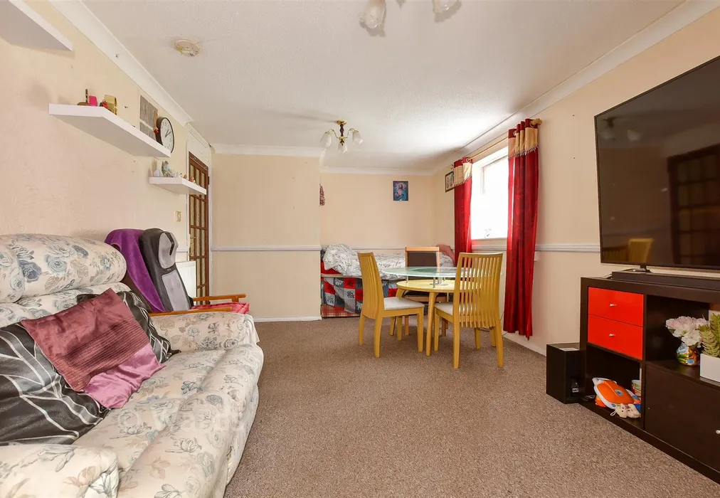 Lounge - Forrester Close, Canterbury, Kent - Wards of Kent