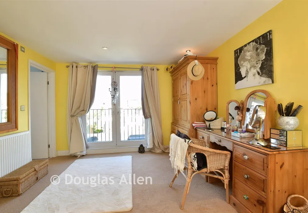 Bedroom 1 - Grosvenor Drive, Hornchurch, Essex - Wards of Kent