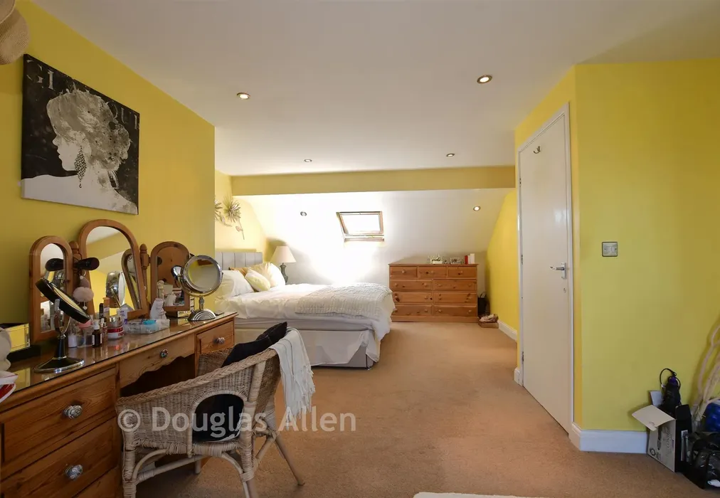 Bedroom 1 - Grosvenor Drive, Hornchurch, Essex - Wards of Kent