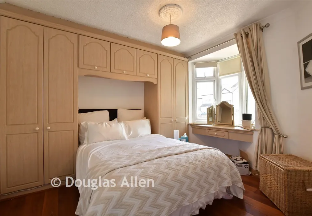 Bedroom 3 - Grosvenor Drive, Hornchurch, Essex - Wards of Kent