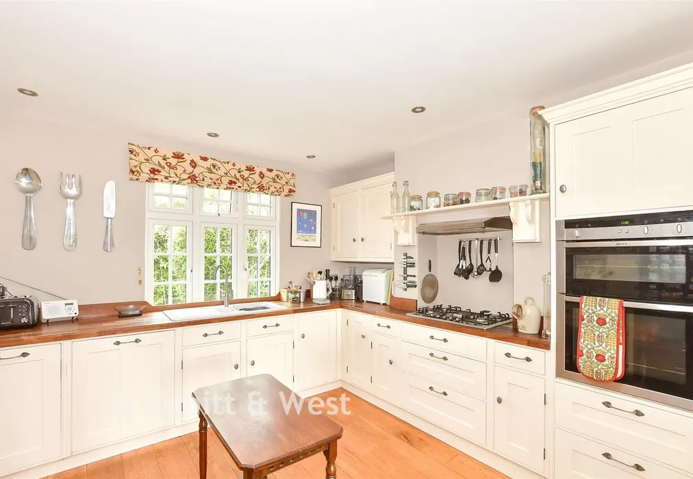 Kitchen - Station Road, Withyham, Hartfield, East Sussex - Wards of Kent