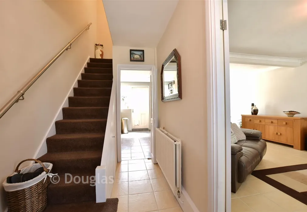 Hallway - Fields Park Crescent, Chadwell Heath, Essex - Wards of Kent